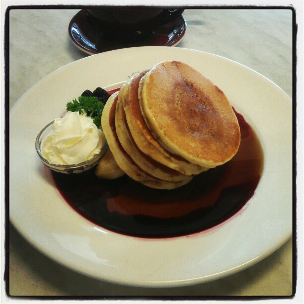 Vandaag buiten de deur ontbijten... Pancakes!